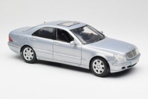 Mercedes S-Class W220 Hellblau Maisto 1:18 56050 Metall – Bild 6 von 8