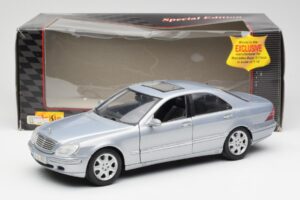 Mercedes S-Class W220 Hellblau Maisto 1:18 56050 Metall – Bild 8 von 8