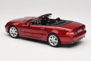 Mercedes SL 500 R230 Red Metallic Limitierte Auflage Norev 1:18 183841 Metall – Bild 7 von 8