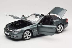 Mercedes SL R230 Amiant Green Minichamps 1:18 B66962389 Metall – Bild 2 von 8