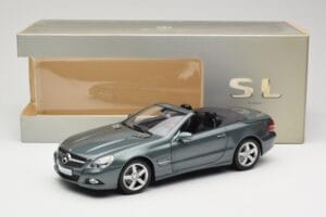 Mercedes SL R230 Amiant Green Minichamps 1:18 B66962389 Metall – Bild 8 von 8