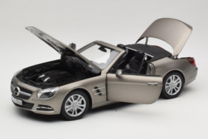 Mercedes SL500 R231 Dark Grey Matt Norev 1:18 183590 Metall – Bild 2 von 9