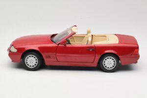 Mercedes SL500 R129 Rot Revell 1:18 08927 Metall – Bild 4 von 8