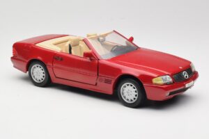 Mercedes SL500 R129 Rot Revell 1:18 08927 Metall – Bild 6 von 8
