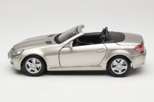 Mercedes SLK R171 Helles Bronze Metallic Maisto 1:18 31674-R1 Metall – Bild 4 von 8