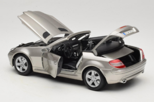 Mercedes SLK R171 Helles Bronze Metallic Maisto 1:18 31674-R1 Metall – Bild 5 von 8