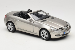 Mercedes SLK R171 Helles Bronze Metallic Maisto 1:18 31674-R1 Metall – Bild 6 von 8