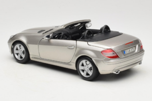 Mercedes SLK R171 Helles Bronze Metallic Maisto 1:18 31674-R1 Metall – Bild 7 von 8