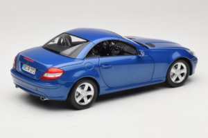 Mercedes SLK R171 Blue Metallic Minichamps 1:18 100033131 Metall – Bild 4 von 11