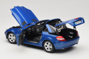 Mercedes SLK R171 Blue Metallic Minichamps 1:18 100033131 Metall – Bild 6 von 11