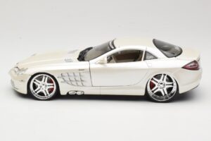 Mercedes SLR McLaren C199 Weiss Maisto 1:18 31068 Metall – Bild 4 von 8