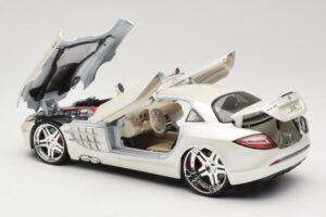 Mercedes SLR McLaren C199 Weiss Maisto 1:18 31068 Metall – Bild 5 von 8