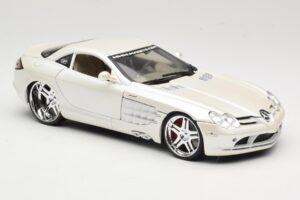 Mercedes SLR McLaren C199 Weiss Maisto 1:18 31068 Metall – Bild 6 von 8