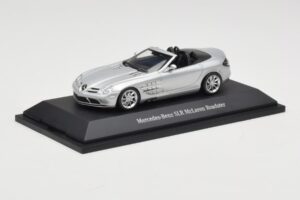 Mercedes SLR McLaren Roadster Crystal Laurit Silver Minichamps 1:43 B66961005 Metall – Bild 2 von 4