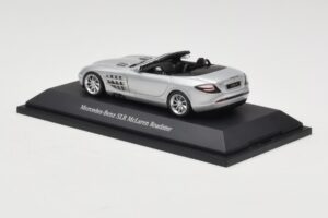 Mercedes SLR McLaren Roadster Crystal Laurit Silver Minichamps 1:43 B66961005 Metall – Bild 3 von 4