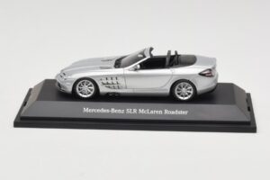 Mercedes SLR McLaren Roadster Crystal Laurit Silver Minichamps 1:43 B66961005 Metall
