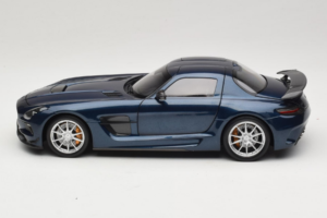 Mercedes SLS AMG Black Series Daytona Blue Metallic Minichamps 1:18 110033026 Metall – Bild 4 von 8