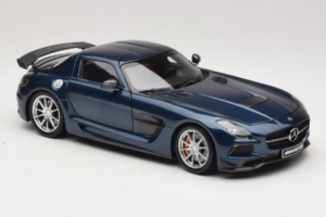 Mercedes SLS AMG Black Series Daytona Blue Metallic Minichamps 1:18 110033026 Metall – Bild 6 von 8