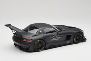 Mercedes AMG SLS C197 GT3 45 Jahre Driving Performance Minichamps 1:18 151133100 Metall – Bild 2 von 6
