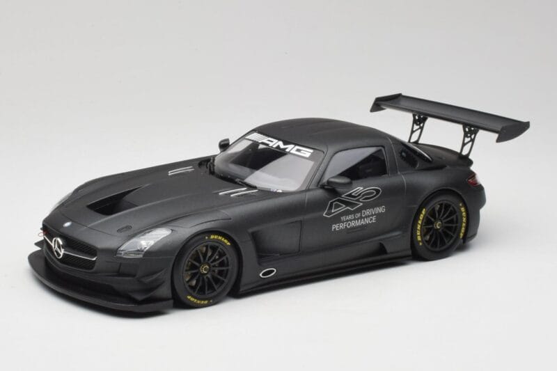 Mercedes AMG SLS C197 GT3 45 Jahre Driving Performance Minichamps 1:18 151133100 Metall