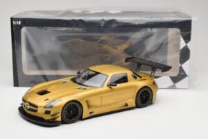 Mercedes AMG SLS C197 GT3 Street Gold Minichamps 1:18 151113106 Metall – Bild 6 von 6