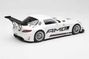 Mercedes AMG SLS C197 GT3 Street Weiss Minichamps 1:18 151123107 Metall – Bild 2 von 6