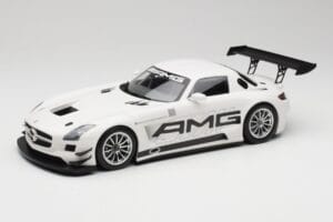 Mercedes AMG SLS C197 GT3 Street Weiss Minichamps 1:18 151123107 Metall