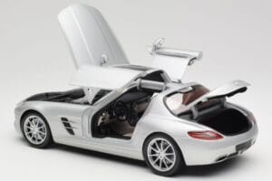 Mercedes SLS AMG C197 Iridium Silber Minichamps 1:18 100039026 Metall – Bild 5 von 8