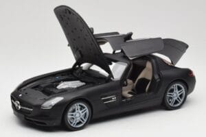 Mercedes SLS AMG C197 Matte Black Minichamps 1:18 100039027 Metall – Bild 2 von 8