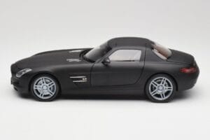 Mercedes SLS AMG C197 Matte Black Minichamps 1:18 100039027 Metall – Bild 4 von 8