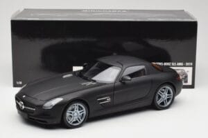 Mercedes SLS AMG C197 Matte Black Minichamps 1:18 100039027 Metall – Bild 8 von 8