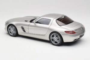 Mercedes SLS AMG C197 Matt Silber Minichamps 1:18 100039029 Metall – Bild 7 von 8