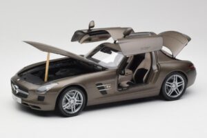 Mercedes SLS AMG C197 Monza Grau Minichamps 1:18 B66960044 Metall – Bild 2 von 8