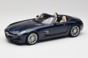 Mercedes SLS AMG R197 Roadster South Seas Blau Minichamps 1:18 100039031 Metall