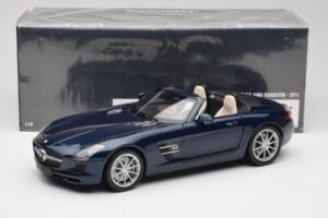 Mercedes SLS AMG R197 Roadster South Seas Blau Minichamps 1:18 100039031 Metall – Bild 8 von 8