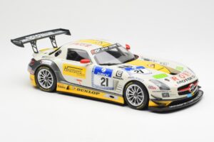 Mercedes SLS AMG GT3 #21 Rowe Racing Arnold / Roloff / Seyffarth / Jäger ADAC 24 Hours Nürburgring 2013 Minichamps 1:18 15113 – Bild 4 von 6