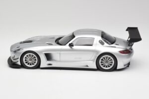 Mercedes SLS AMG GT3 C197 Street Silber Minichamps 1:18 151113100 Metall – Bild 3 von 6