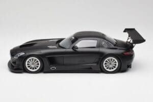 Mercedes SLS AMG GT3 C197 Street Matt Schwarz Minichamps 1:18 151113101 Metall – Bild 3 von 6