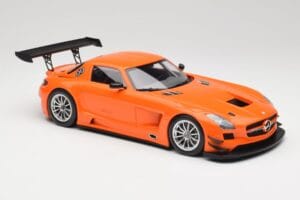 Mercedes SLS AMG GT3 C197 Street Orange Minichamps 1:18 151113105 Metall – Bild 4 von 6