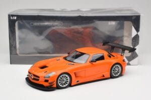 Mercedes SLS AMG GT3 C197 Street Orange Minichamps 1:18 151113105 Metall – Bild 6 von 6