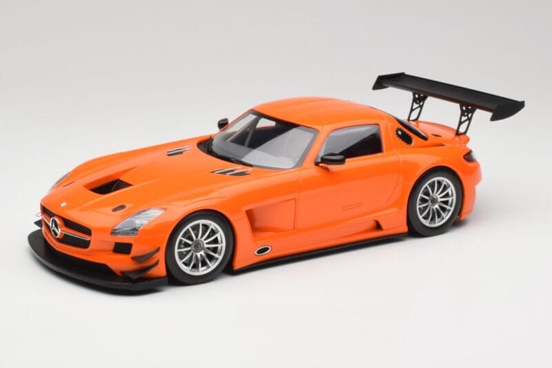 Mercedes SLS AMG GT3 C197 Street Orange Minichamps 1:18 151113105 Metall