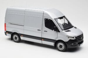 Mercedes Sprinter W907 Silber Norev 1:18 183424 Metall – Bild 6 von 8