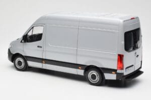 Mercedes Sprinter W907 Silber Norev 1:18 183424 Metall – Bild 7 von 8