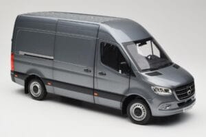 Mercedes Sprinter W907 Kastenwagen Selenite Grey Metallic Norev 1:18 B66004163 Metall – Bild 6 von 8
