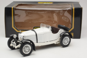 Mercedes SSK Weiss Bburago 1:18 3009-P3 Metall – Bild 6 von 6