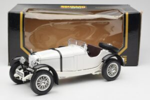 Mercedes SSKL Weiss Bburago 1:18 3002 Metall – Bild 8 von 8