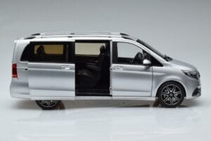 Mercedes V-Class V260 AMG Line Silber Norev 1:18 183871 Metall – Bild 4 von 10