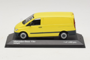 Mercedes Vito Kastenwagen Gelb Minichamps 1:43 400032260 Metall
