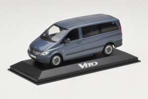 Mercedes Vito W638 Lugano Grey Minichamps 1:43 B67871201 Metall – Bild 2 von 4