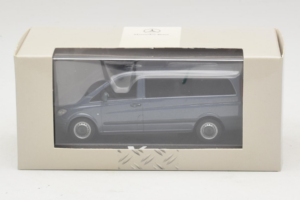 Mercedes Vito W638 Lugano Grey Minichamps 1:43 B67871201 Metall – Bild 4 von 4